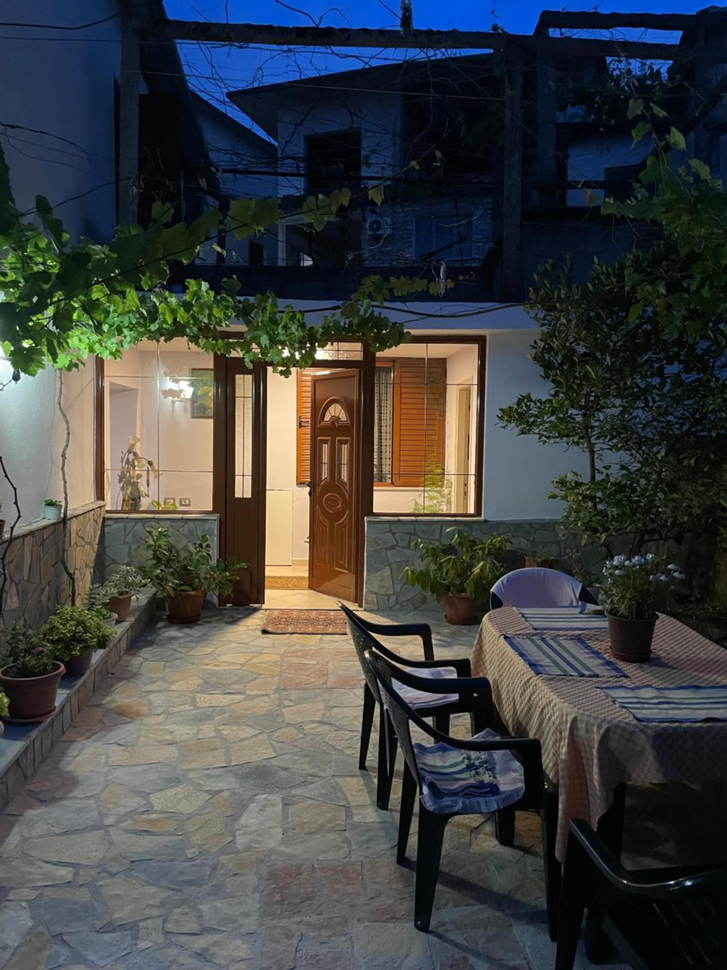Luigi Guest House Gjirokaster Exterior photo